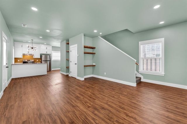 25 W 5th Street, Fayetteville, AR 72701