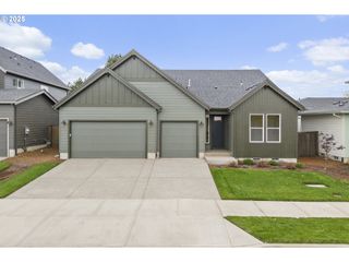 3075 Olympic St 35, Woodburn, OR 97071