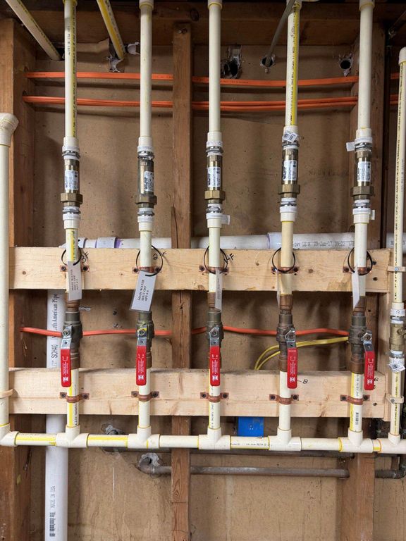 Image 15 of property listing at 33 E 3RD ST, Frederick, MD 21701