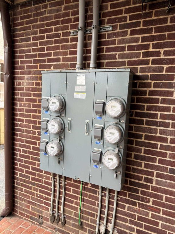 Image 9 of property listing at 33 E 3RD ST, Frederick, MD 21701