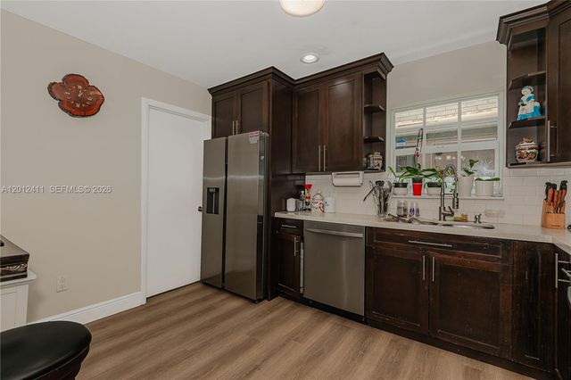395 W 39th Pl, Hialeah, FL 33012