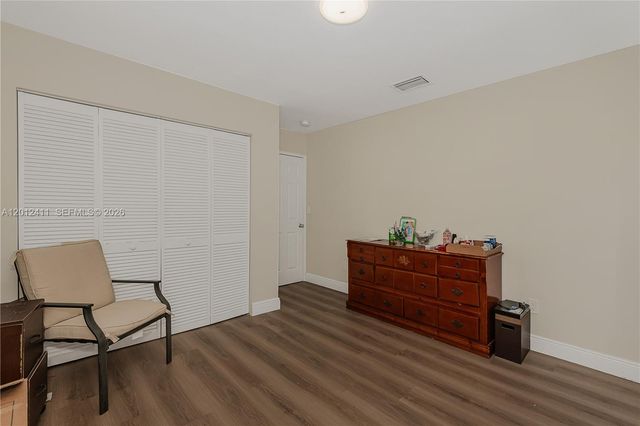 395 W 39th Pl, Hialeah, FL 33012