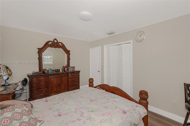 395 W 39th Pl, Hialeah, FL 33012