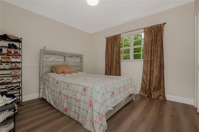 395 W 39th Pl, Hialeah, FL 33012