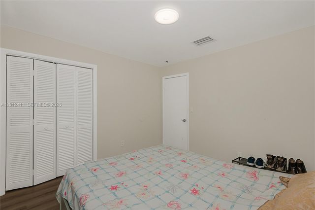 395 W 39th Pl, Hialeah, FL 33012