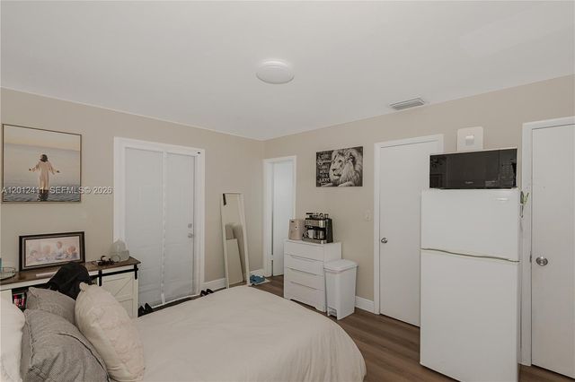 395 W 39th Pl, Hialeah, FL 33012