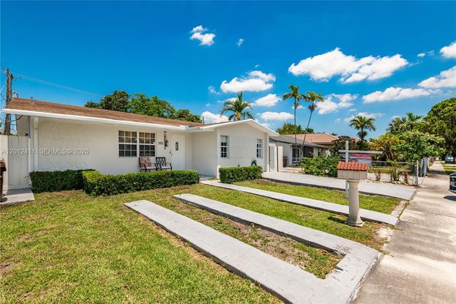 395 W 39th Pl, Hialeah, FL 33012