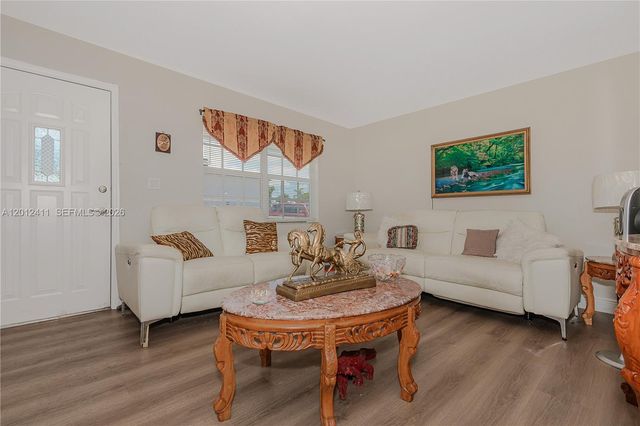 395 W 39th Pl, Hialeah, FL 33012