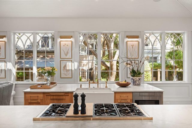 22 Rutledge Avenue, Charleston, SC 29401