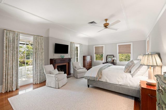 22 Rutledge Avenue, Charleston, SC 29401