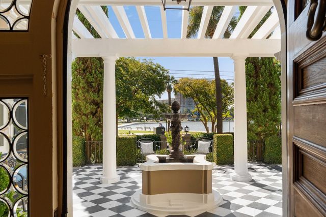 22 Rutledge Avenue, Charleston, SC 29401