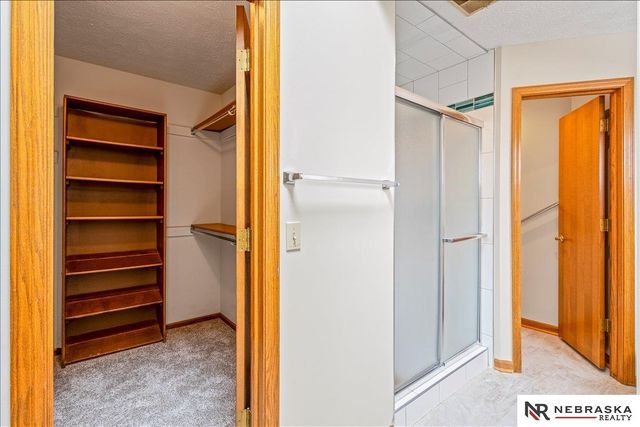 501 Kent Drive, Papillion, NE 68046