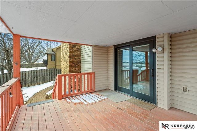 501 Kent Drive, Papillion, NE 68046