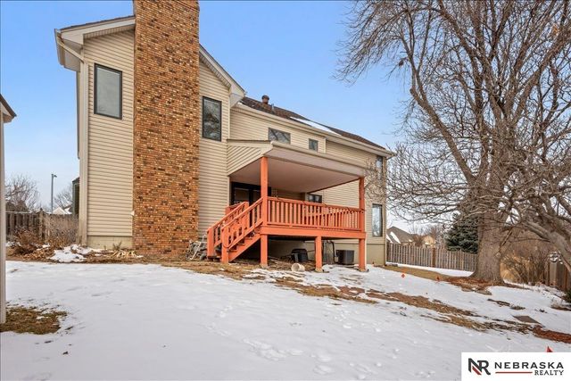 501 Kent Drive, Papillion, NE 68046