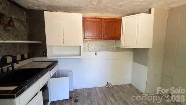 2112 Harpertown Circle, Lenoir, NC 28645