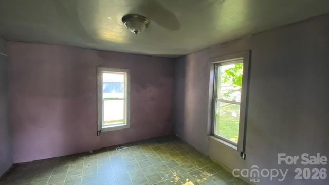 2112 Harpertown Circle, Lenoir, NC 28645