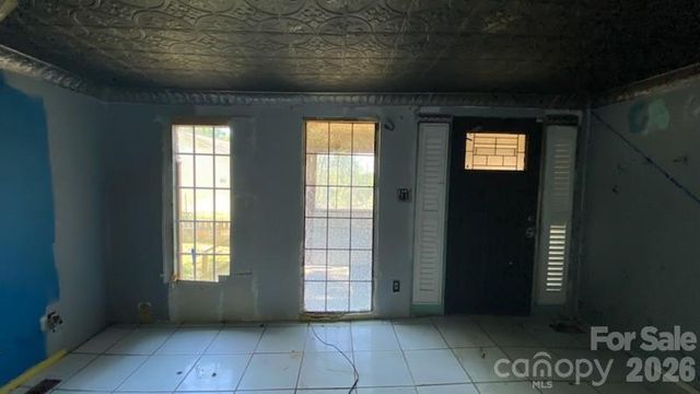 2112 Harpertown Circle, Lenoir, NC 28645