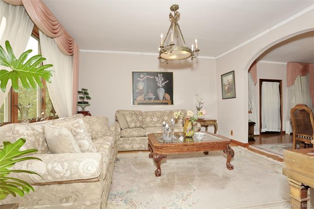 2 Westend Avenue, Nyack, NY 10960