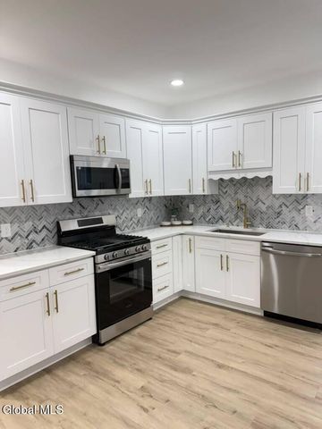 12 Lomasney Avenue, Schenectady, NY 12308