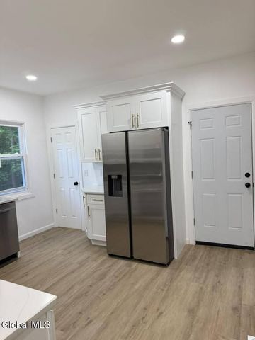 12 Lomasney Avenue, Schenectady, NY 12308