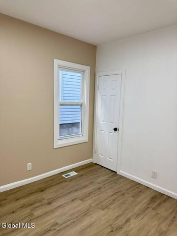 12 Lomasney Avenue, Schenectady, NY 12308