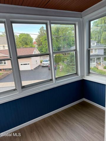 12 Lomasney Avenue, Schenectady, NY 12308