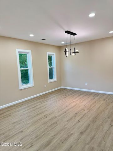 12 Lomasney Avenue, Schenectady, NY 12308