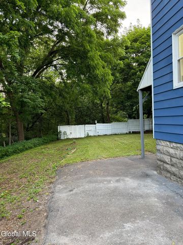 12 Lomasney Avenue, Schenectady, NY 12308