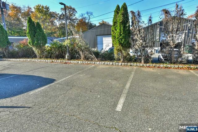 11 Birch Street, Midland Park, NJ 07432