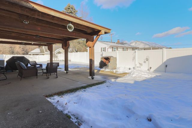 2 Denise Street, Nashua, NH 03063