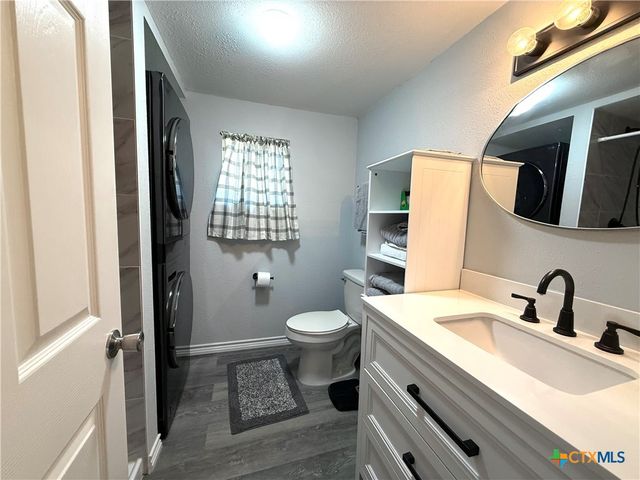 8 Marshall Road, Port Lavaca, TX 77979