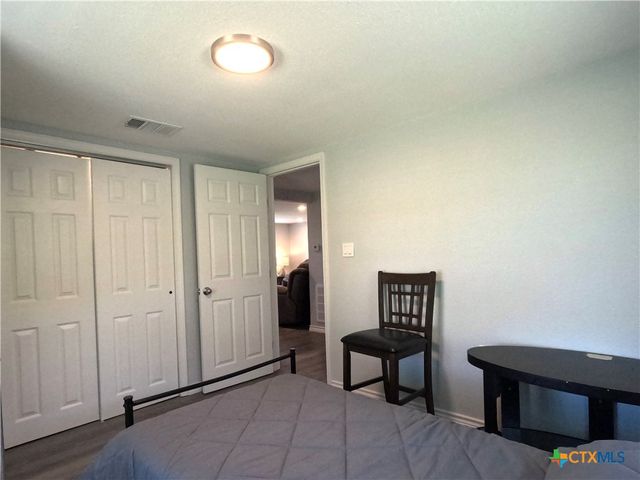 8 Marshall Road, Port Lavaca, TX 77979