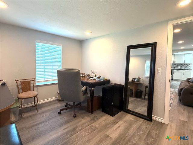 8 Marshall Road, Port Lavaca, TX 77979