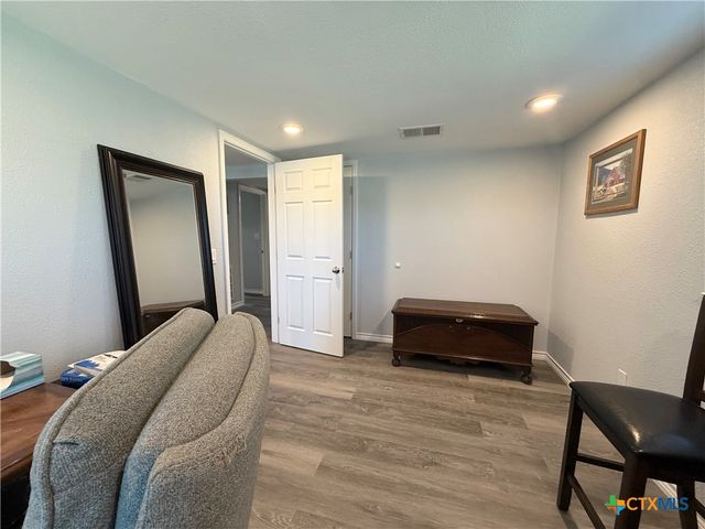 8 Marshall Road, Port Lavaca, TX 77979