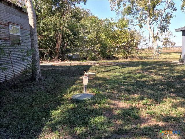 8 Marshall Road, Port Lavaca, TX 77979