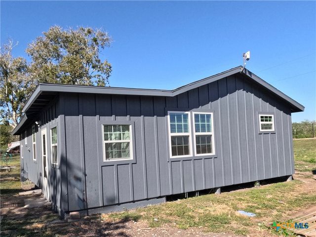 8 Marshall Road, Port Lavaca, TX 77979