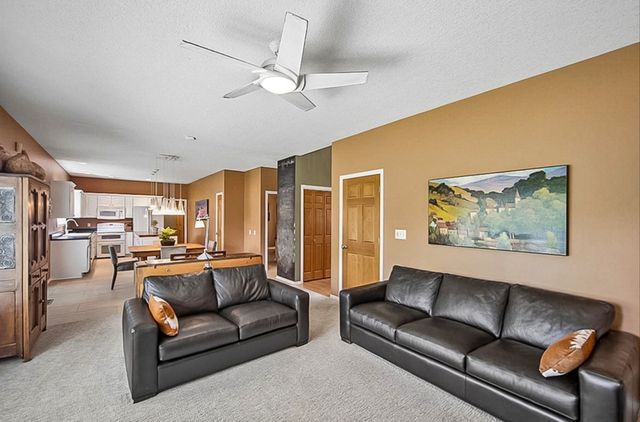 6035 Nottingham Drive, Johnston, IA 50131