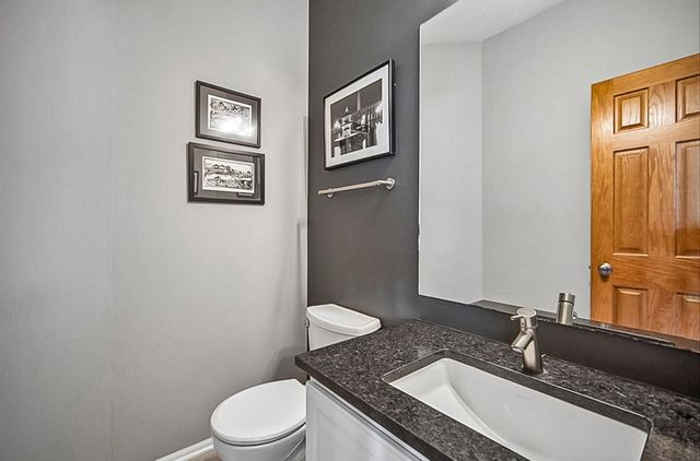 6035 Nottingham Drive, Johnston, IA 50131