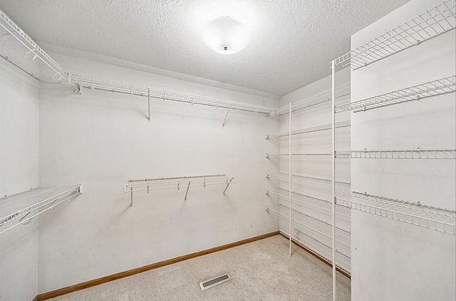 6035 Nottingham Drive, Johnston, IA 50131