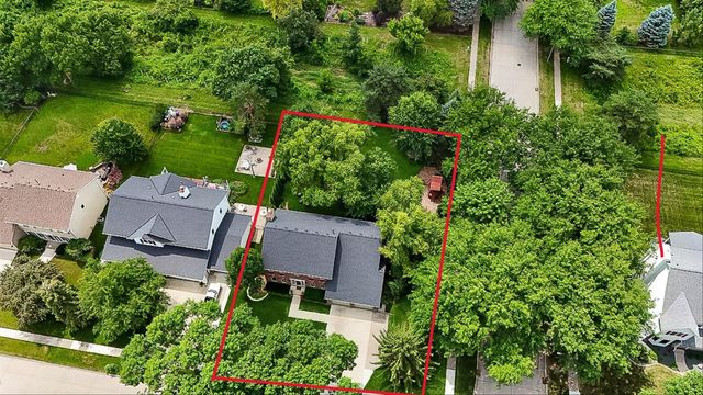 6035 Nottingham Drive, Johnston, IA 50131