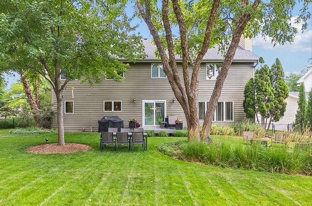 6035 Nottingham Drive, Johnston, IA 50131