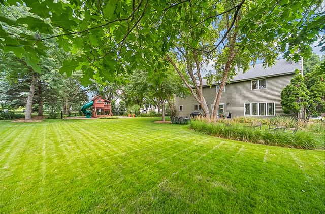 6035 Nottingham Drive, Johnston, IA 50131