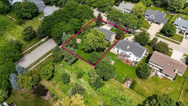 6035 Nottingham Drive, Johnston, IA 50131