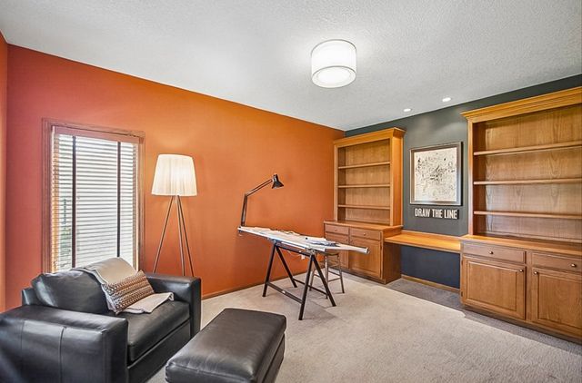 6035 Nottingham Drive, Johnston, IA 50131