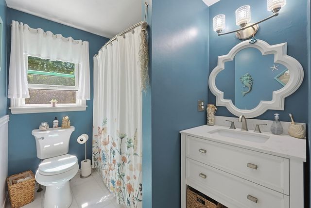 29 Tide Meadows Dr, Berkley, MA 02779