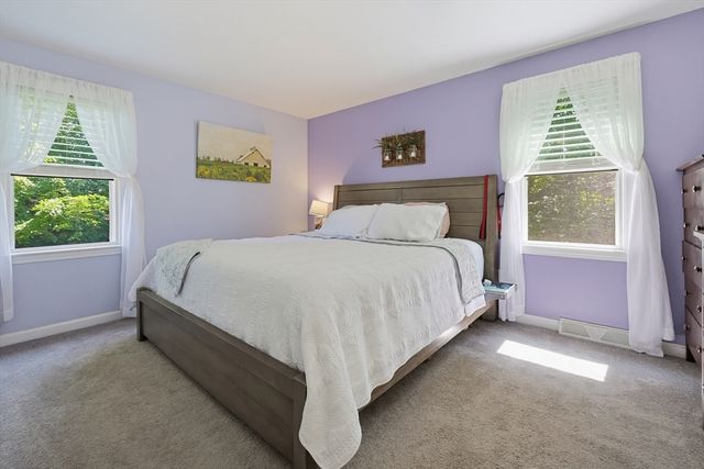 29 Tide Meadows Dr, Berkley, MA 02779