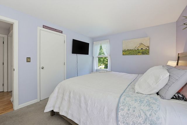 29 Tide Meadows Dr, Berkley, MA 02779
