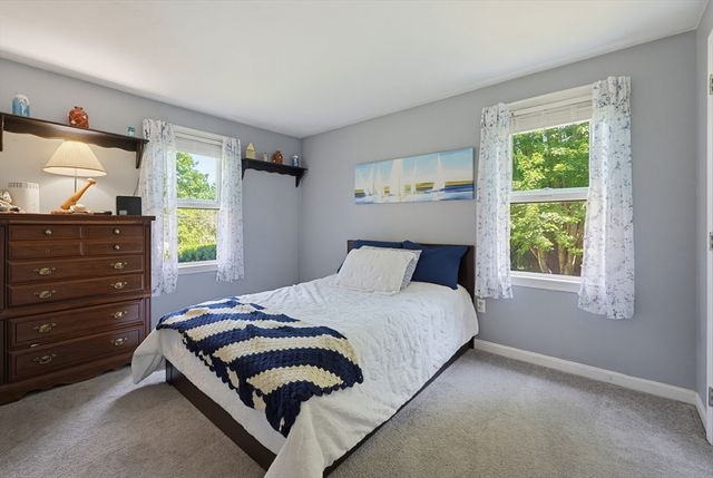29 Tide Meadows Dr, Berkley, MA 02779