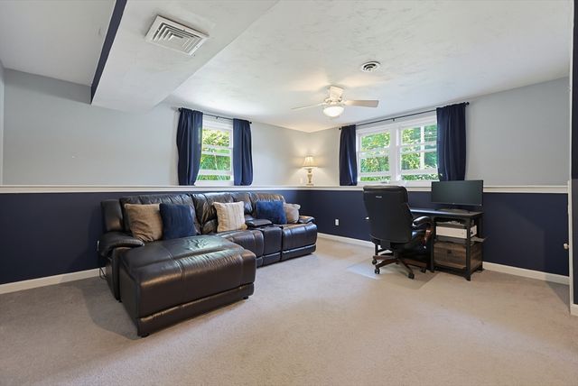 29 Tide Meadows Dr, Berkley, MA 02779