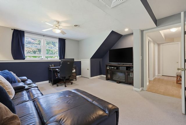 29 Tide Meadows Dr, Berkley, MA 02779